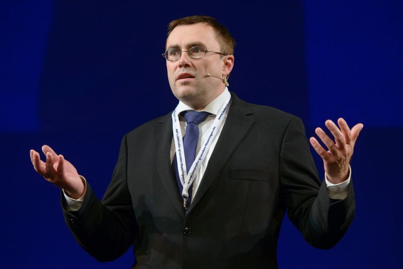 391_4_220412_Michael-Weisbach_Elevator_Pitch